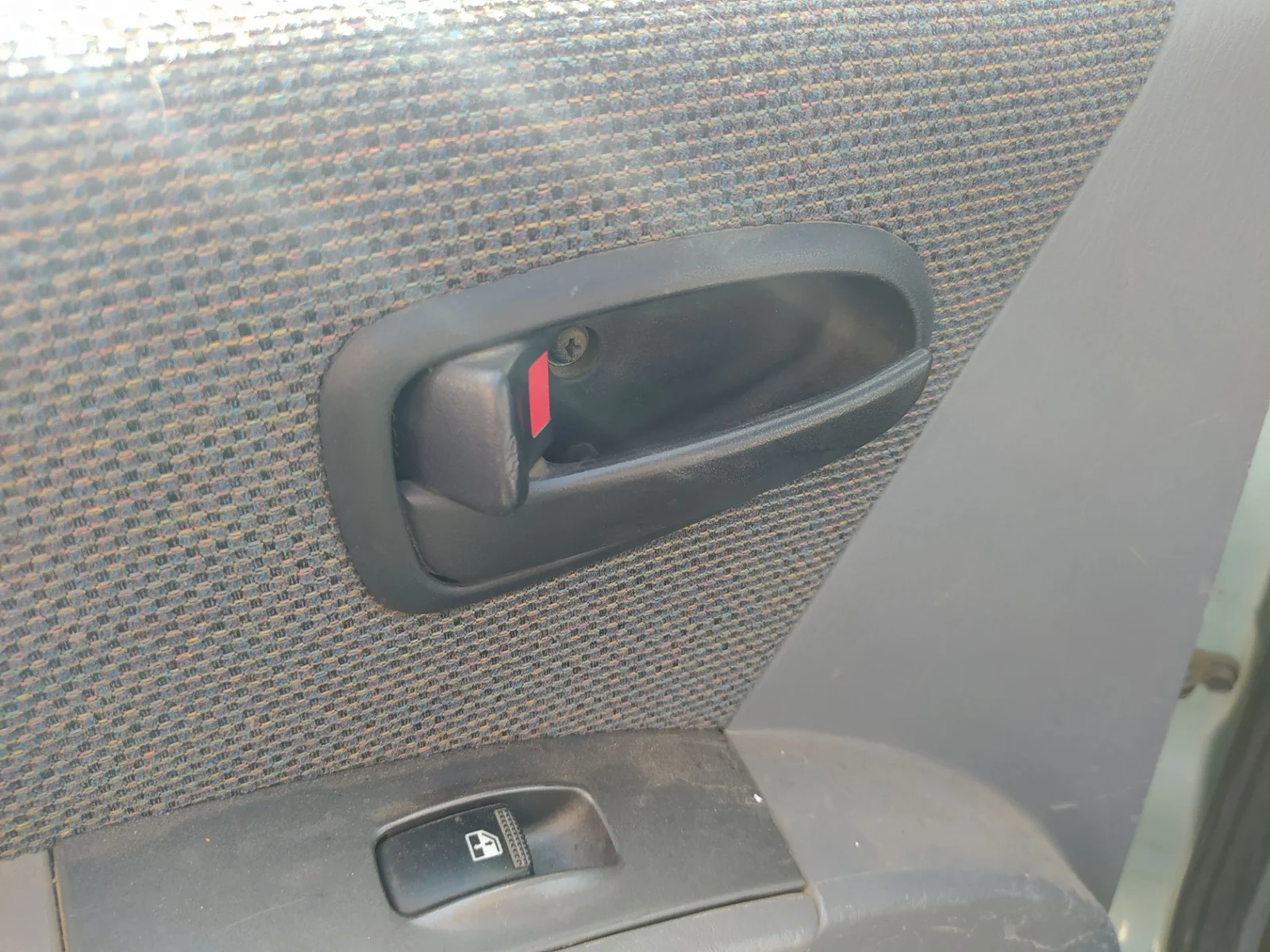 Foto de MANETA INTERIOR TRASERA IZQUIERDA HYUNDAI MATRIX (FC) 1.5 CRDi CAT (102 CV / 75 KW) referencia 82610-17010