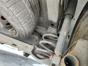 Foto de AMORTIGUADOR TRASERO DERECHO RENAULT CLIO III 1.2 16V (75 CV / 55 KW)