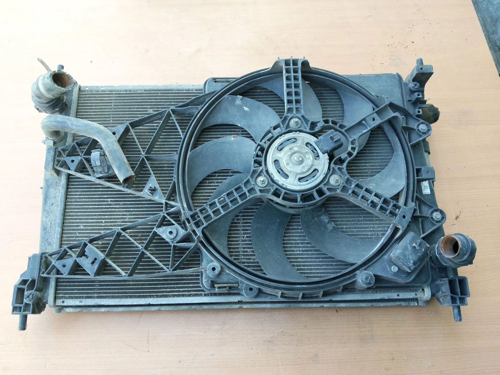 Foto de ELECTROVENTILADOR RENAULT KANGOO I (F/KC0) 1.6 16V (95 CV / 70 KW) referencia 7701050678