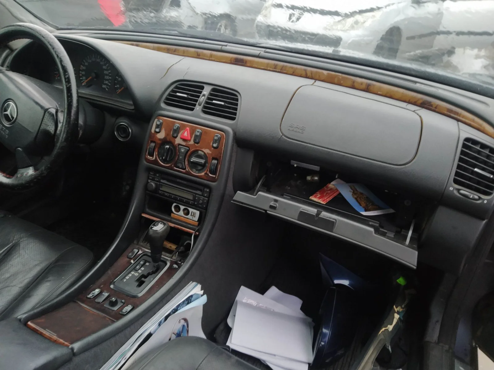 Foto de GUANTERA MERCEDES-BENZ CLK (BM 208) COUPE 3.2 V6 18V CAT (218 CV / 160 KW)