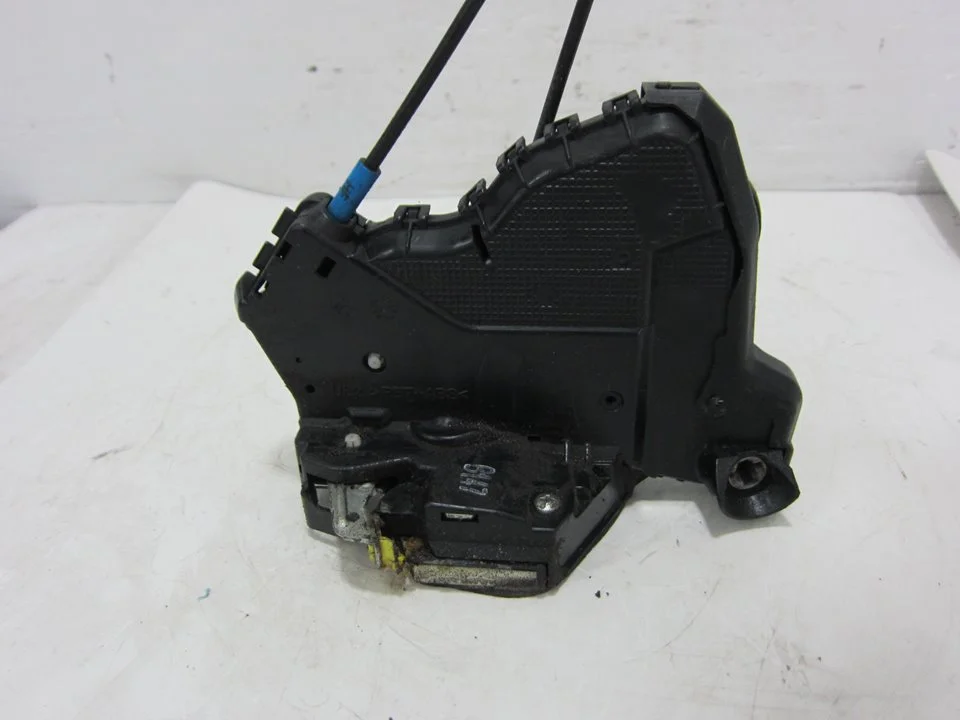 Foto de CERRADURA PUERTA DELANTERA IZQUIERDA TOYOTA AURIS (E15) 1.4 Turbodiesel CAT (90 CV / 66 KW) referencia A046693