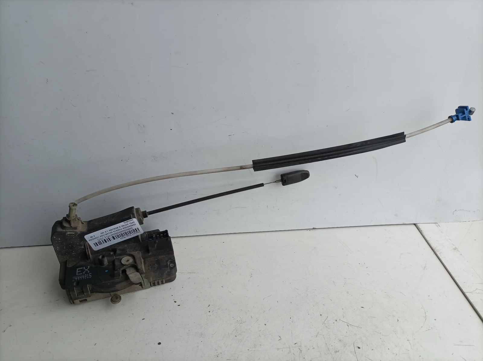 Foto de CERRADURA PUERTA DELANTERA IZQUIERDA OPEL ASTRA G BERLINA referencia 24444015