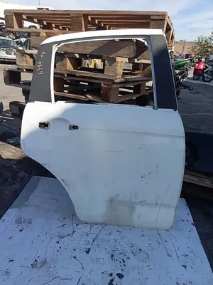 Foto de PUERTA TRASERA DERECHA CITROEN C3 1.4  (73 CV / 54 KW)