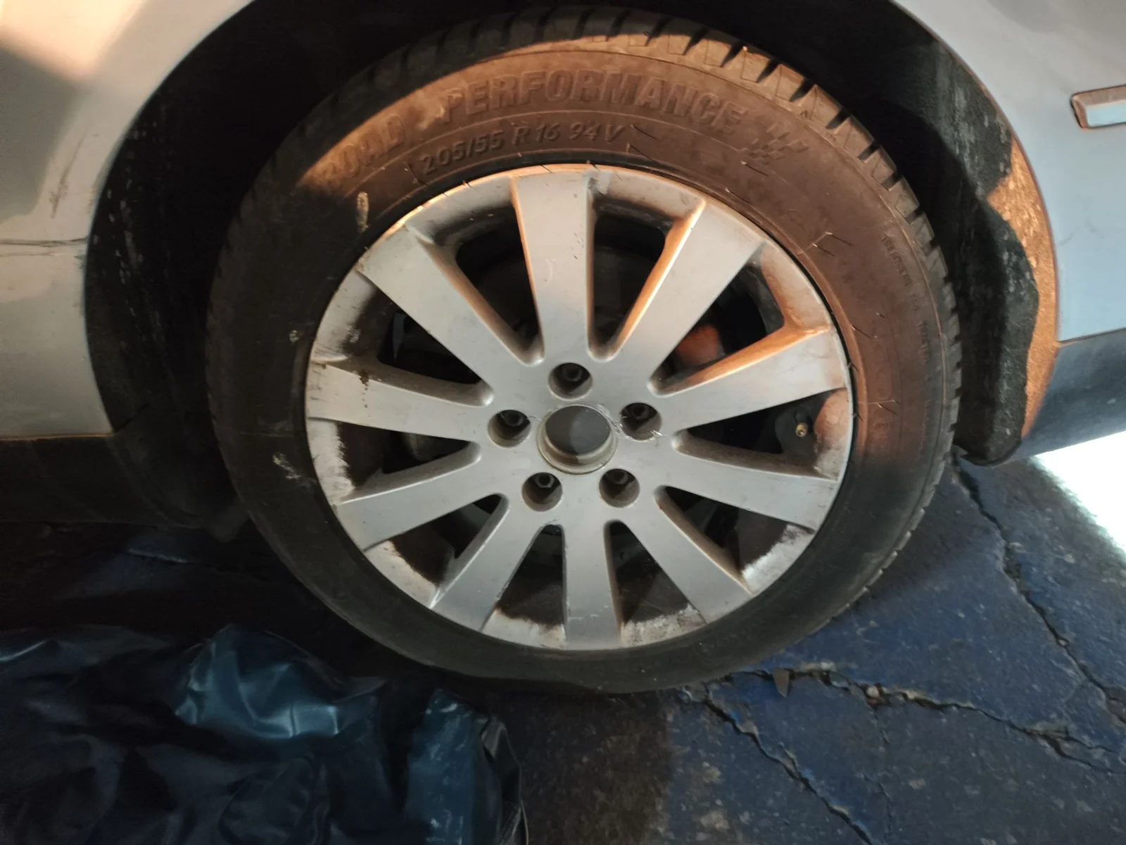 Foto de LLANTA VOLKSWAGEN PASSAT BERLINA (3C2) 2.0 TDI (140 CV / 103 KW) referencia 3C0601025BL