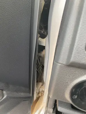Foto de RETENEDOR PUERTA VOLKSWAGEN POLO IV (9N3) 1.4 FSI (86 CV / 63 KW)