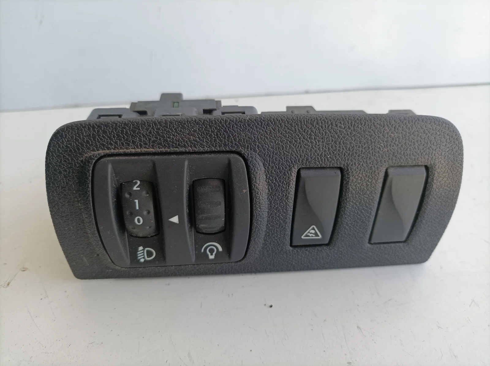 Foto de MANDO MULTIFUNCION RENAULT MEGANE III BERLINA 5P referencia 648450001R
