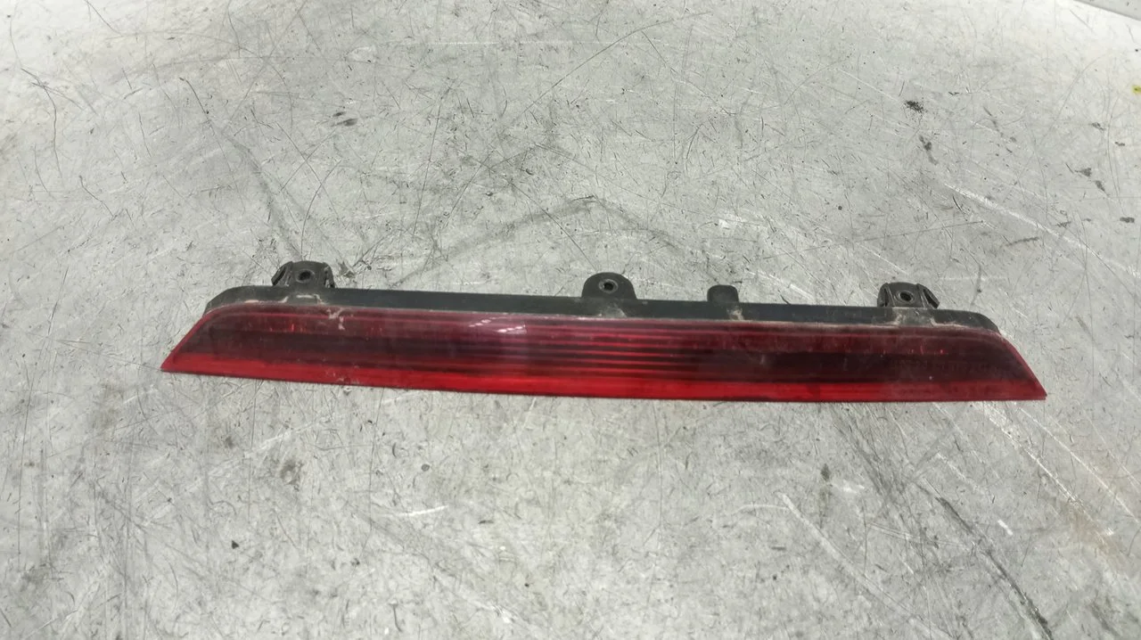 Foto de LUZ CENTRAL DE FRENO AUDI Q7 (4L) 3.0 V6 24V TDI (239 CV / 176 KW) referencia 4L0945097