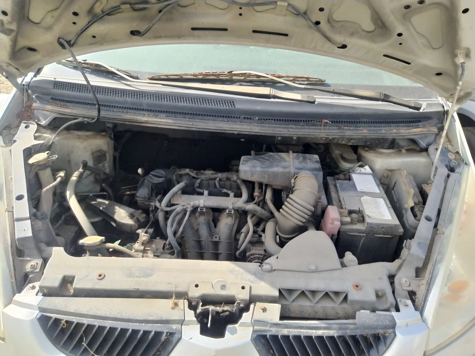 Foto de PUNTA CHASIS DELANTERA MITSUBISHI COLT CZ3 BERL. 5 (Z30A) 1.1 CAT (75 CV / 55 KW)
