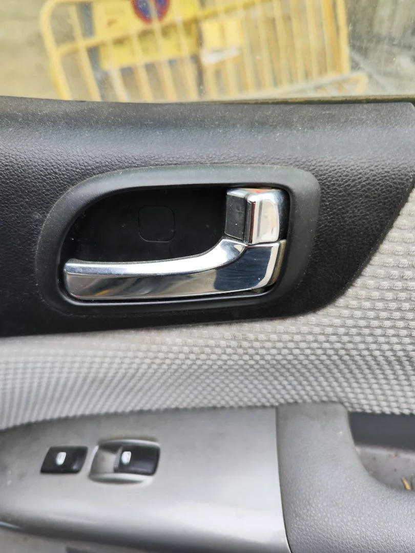 Foto de MANETA INTERIOR DELANTERA DERECHA KIA CARNIVAL 2.9 CRDi CAT (185 CV / 136 KW) referencia 826204D010
