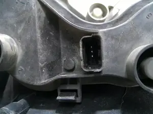 Foto de PILOTO TRASERO DERECHO RENAULT MEGANE II BERLINA 5P 1.9 dCi Diesel (120 CV / 88 KW) referencia 820073237 foto 5