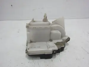 Foto de CERRADURA PUERTA TRASERA IZQUIERDA VOLKSWAGEN POLO III (6N1) 1.9 Diesel (64 CV / 47 KW) referencia 1HM862153A