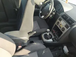 Foto de ENGANCHE CINTURON DELANTERO DERECHO FORD MONDEO BERLINA (GE) 2.0 TDCi CAT (131 CV / 96 KW)