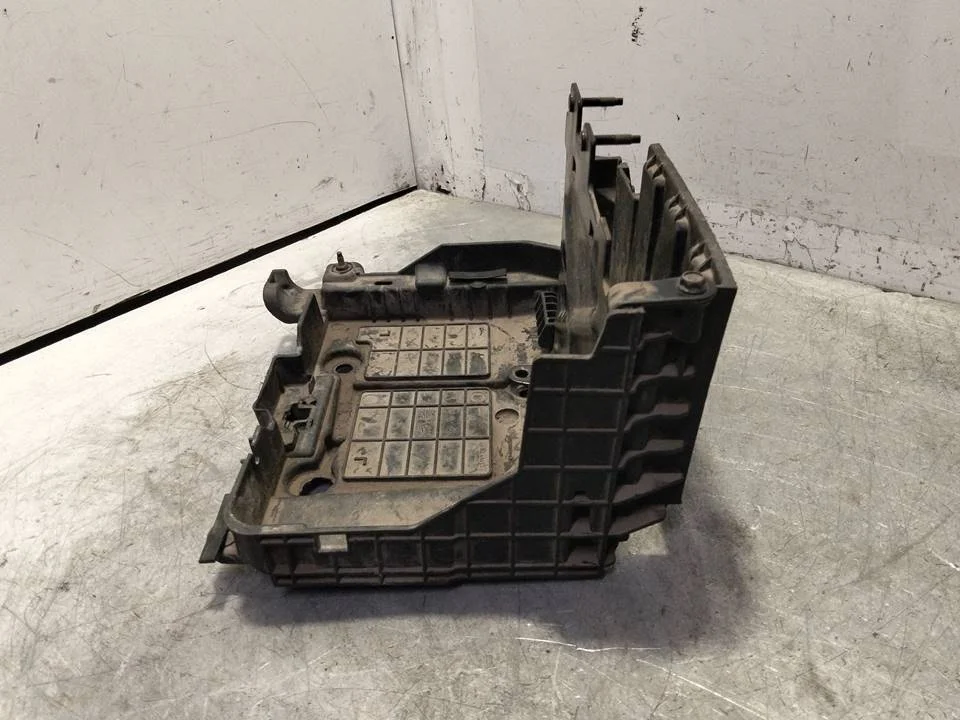 Foto de SOPORTE BATERIA SIN MARCA SIN MODELO 1.5 dCi Diesel (101 CV / 74 KW) referencia 8200467409