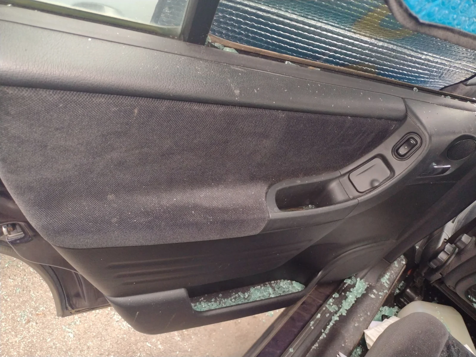 Foto de GUARNECIDO PUERTA TRASERA IZQUIERDA OPEL ZAFIRA A 2.0 DTI (101 CV / 74 KW)