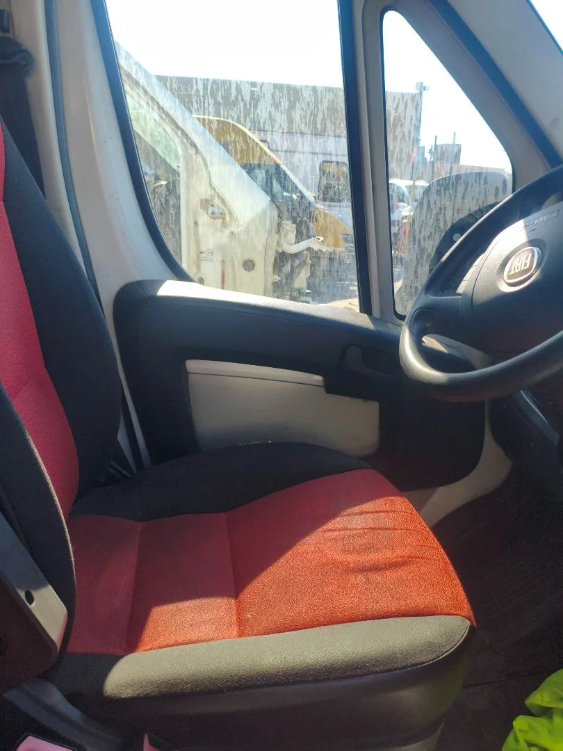 Foto de GUARNECIDO PUERTA DELANTERA IZQUIERDA FIAT DUCATO 3 FURGÓN 33 2.2 JTD CAT (101 CV / 74 KW) referencia 0735477428