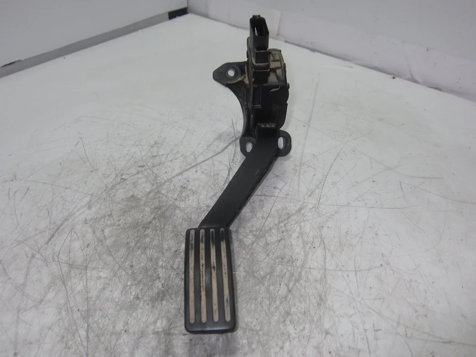Foto de POTENCIOMETRO PEDAL FORD TRANSIT CONNECT (TC7) 1.8 TDCi CAT (75 CV / 55 KW) referencia 7T119F836CB