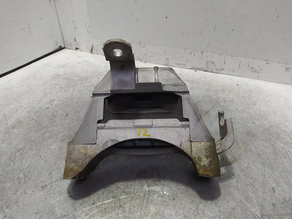 Foto de SOPORTE MOTOR DERECHO OPEL ASTRA J BERLINA 5P 1.7 16V CDTI (110 CV / 81 KW) referencia 13248476