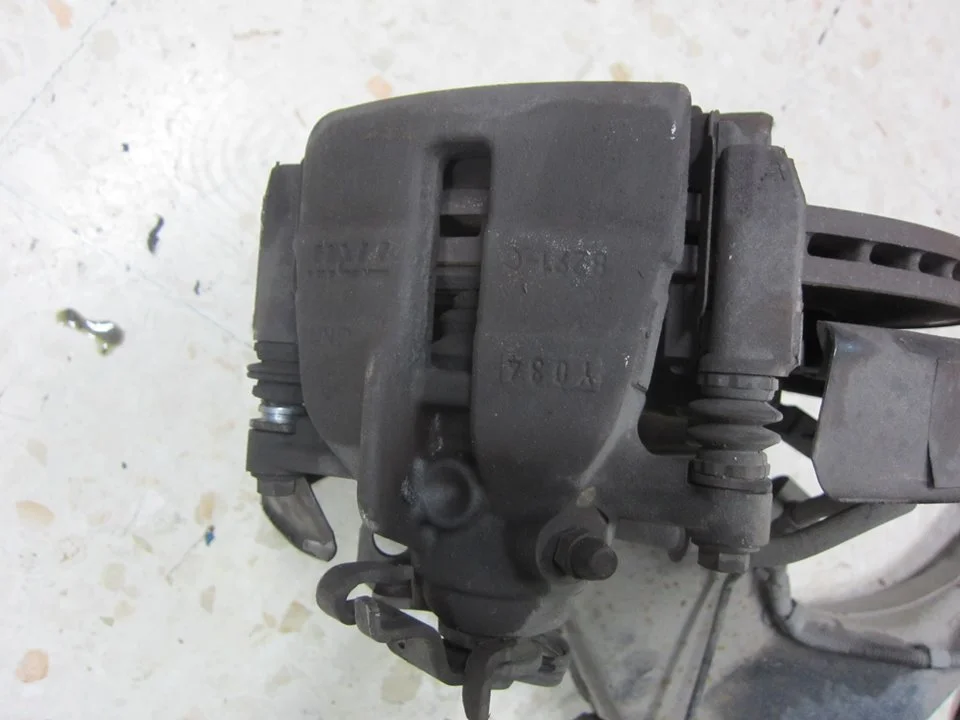 Foto de PINZA DE FRENO TRASERA IZQUIERDA VOLKSWAGEN T6.1 TRANSPORTER CARAVELLE (SH) 2.0 TDI (110 CV / 81 KW) referencia 7H0615423A