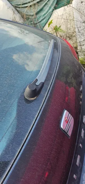 Foto de BRAZO LIMPIA TRASERO SEAT IBIZA BERLINA (6J5) 1.4 TDI (80 CV / 59 KW) referencia 5P0955707B