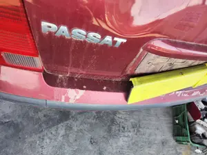 Foto de REFUERZO PARAGOLPES TRASERO VOLKSWAGEN PASSAT BERLINA (3B2) 1.9 TDI (116 CV / 85 KW)