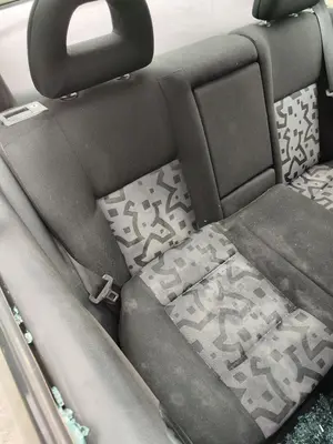Foto de ASIENTOS TRASERO DERECHO VOLKSWAGEN BORA BERLINA (1J2)(1998) 1.9 TDI (110 CV / 81 KW) foto 2