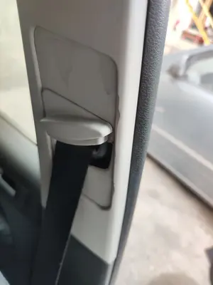 Foto de CINTURON SEGURIDAD DELANTERO IZQUIERDO FORD FOCUS C-MAX (CAP)(2003) 1.8 TDCi Turbodiesel CAT (116 CV / 85 KW) referencia 1466565 foto 3