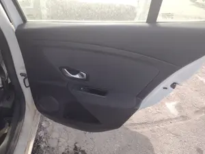 Foto de CERRADURA PUERTA TRASERA DERECHA RENAULT MEGANE III BERLINA 5P 2.0 16V (140 CV / 103 KW) referencia 825030002R