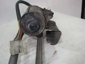 Foto de MOTOR LIMPIA DELANTERO VOLKSWAGEN LT FURGÓN/COMBI 2.5 TDI (102 CV / 75 KW) referencia 3397020383 foto 3