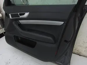 Foto de GUARNECIDO PUERTA DELANTERA DERECHA AUDI A6 BERLINA (4F2) 4.2 V8 40V (335 CV / 246 KW) foto 3