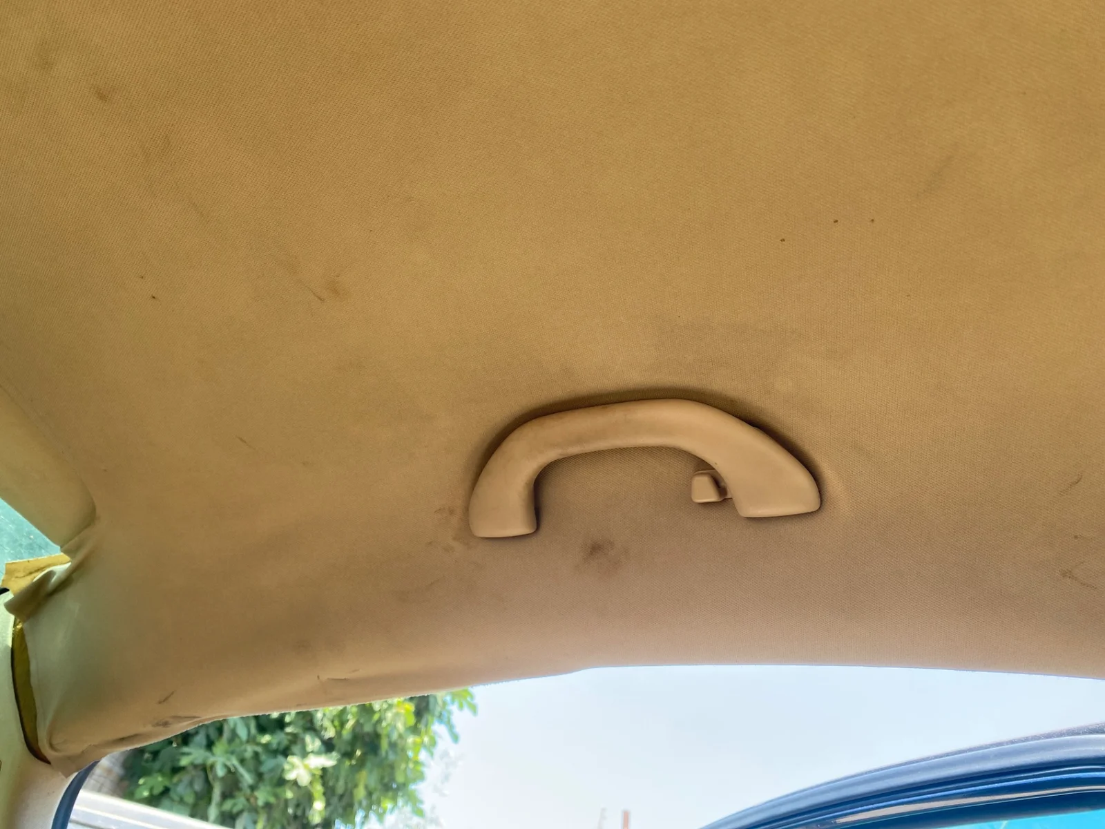 Foto de ASIDERO TECHO TRASERO IZQUIERDO VOLKSWAGEN PASSAT BERLINA (3C2) 2.0 TDI (140 CV / 103 KW) referencia 1K0857607N FKZ