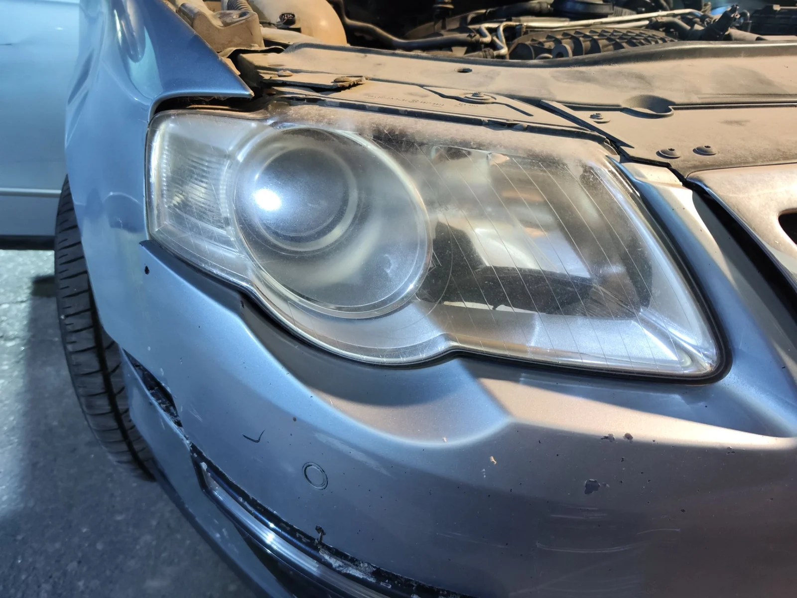 Foto de FARO DERECHO VOLKSWAGEN PASSAT BERLINA (3C2) 2.0 TDI (140 CV / 103 KW) referencia 3C0941006AA