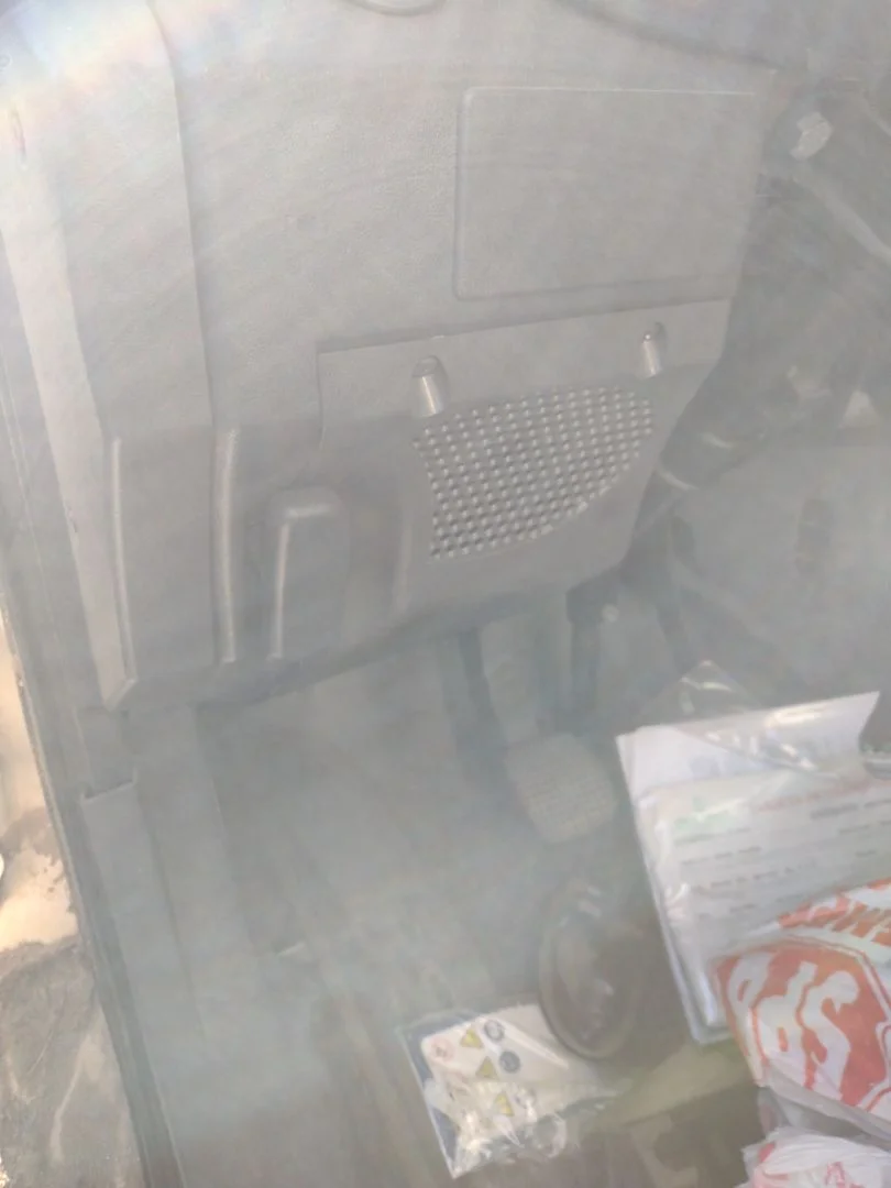 Foto de CAJA RELES / FUSIBLES IVECO DAILY FURGÓN 2.3 Diesel (97 CV / 71 KW)