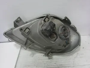 Foto de FARO DERECHO OPEL VIVARO referencia 7700311372 foto 3