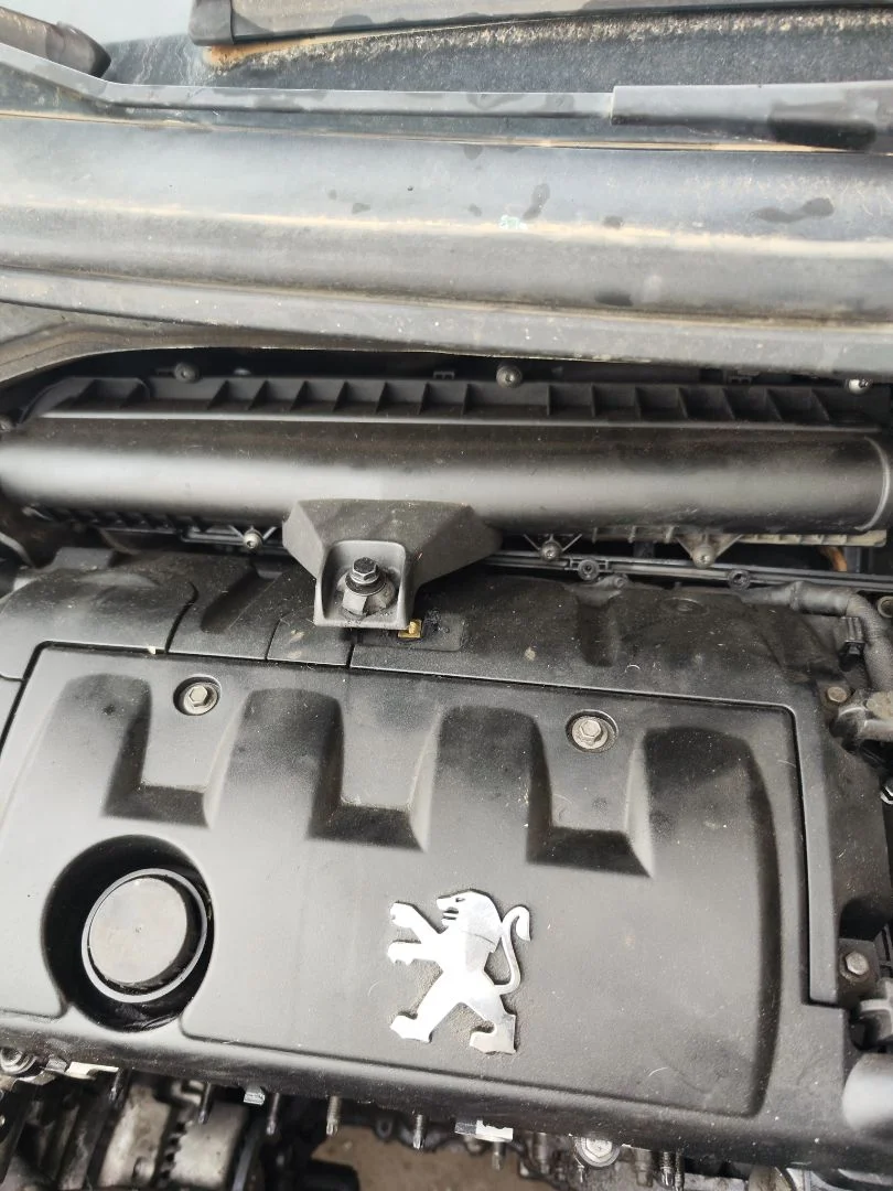 Foto de CAJA FILTRO AIRE PEUGEOT 207 CC CABRIO-COUPÉ 1.6 16V (120 CV / 88 KW)