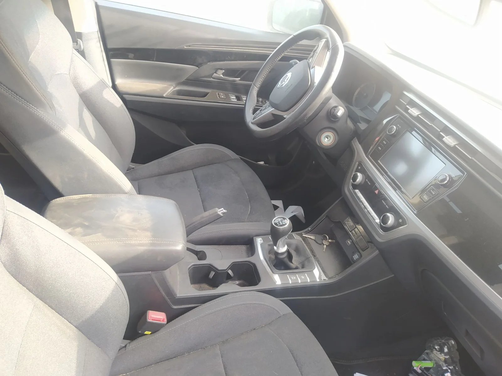 Foto de ENGANCHE CINTURON DELANTERO DERECHO SSANGYONG KORANDO 1.6 Turbodiesel CAT (136 CV / 100 KW) referencia 7461034000LBA
