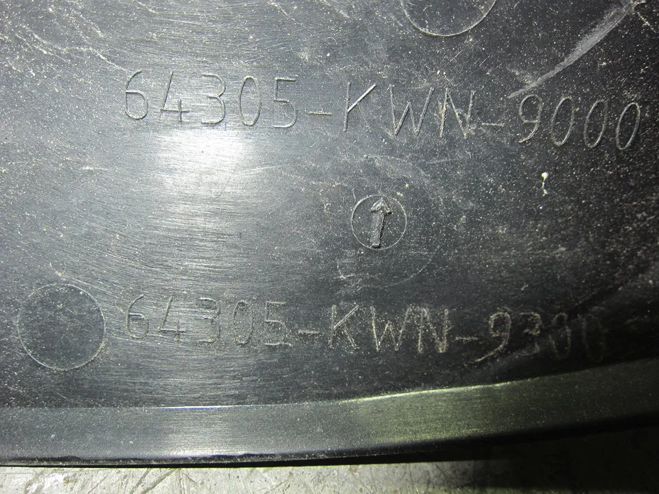 Foto de CARENADO HONDA PCX 125 125 cm3 - 8.6 kW (0 CV / 0 KW) referencia 64305-KWN-9300