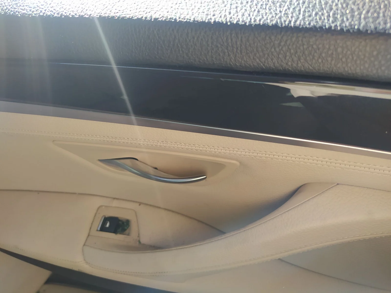 Foto de MANDO ELEVALUNAS TRASERO IZQUIERDO BMW SERIE 5 TOURING (F11) 2.0 Turbodiesel (218 CV / 160 KW)