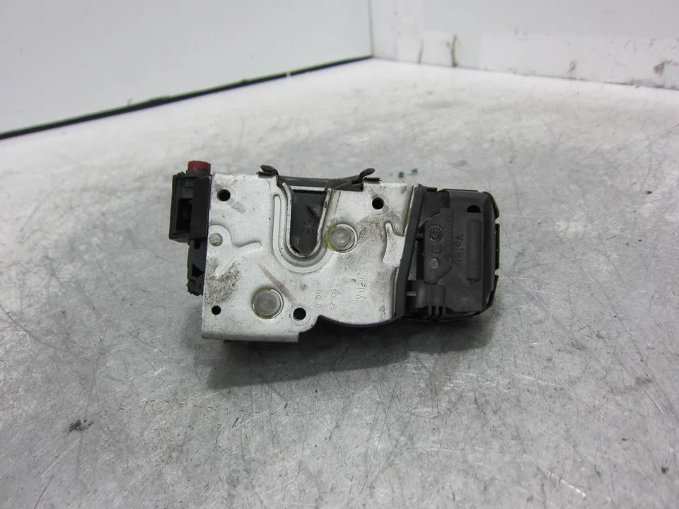 Foto de CERRADURA PUERTA TRASERA DERECHA SAAB 9-3 FAMILIAR 1.9 TiD CAT (0 CV / 0 KW) referencia 12759695