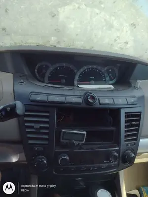 Foto de CONSOLA CENTRAL SSANGYONG RODIUS 2.7 Turbodiesel CAT (163 CV / 120 KW)