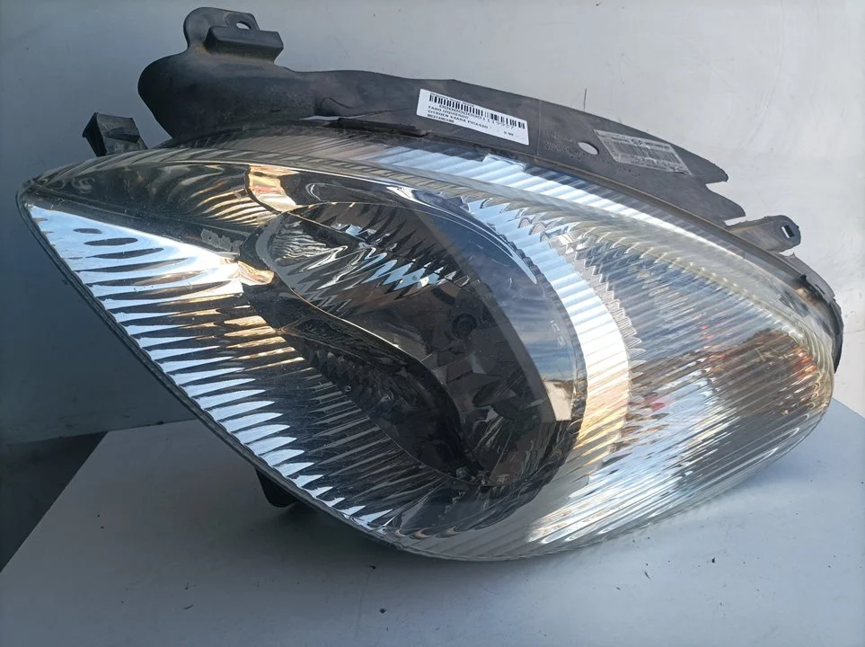 Foto de FARO IZQUIERDO CITROEN XSARA PICASSO referencia 9631495180