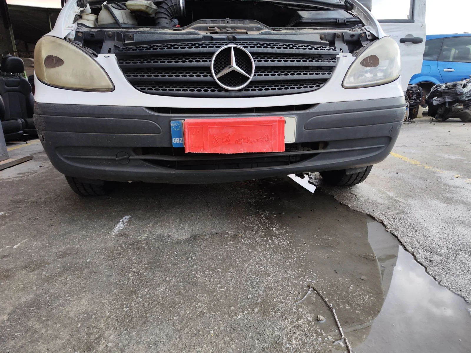 Foto de PARAGOLPES DELANTERO MERCEDES-BENZ VITO FURGÓN (639) 2.1 CDI CAT (109 CV / 80 KW)