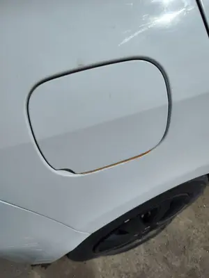 Foto de TAPA EXTERIOR COMBUSTIBLE RENAULT CLIO III 1.5 dCi Diesel FAP (75 CV / 55 KW)