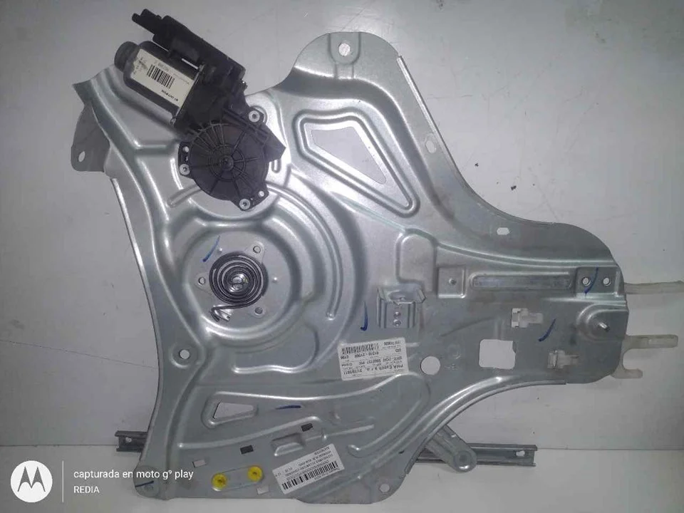 Foto de ELEVALUNAS DELANTERO IZQUIERDO HYUNDAI IX35 (EL/LM) 2.0 CRDi CAT (184 CV / 135 KW) referencia 824702Y340