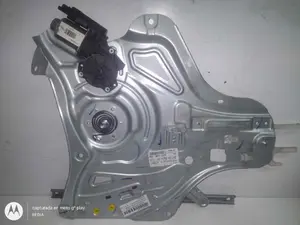 Foto de ELEVALUNAS DELANTERO IZQUIERDO HYUNDAI IX35 (EL/LM) 2.0 CRDi CAT (184 CV / 135 KW) referencia 824702Y340