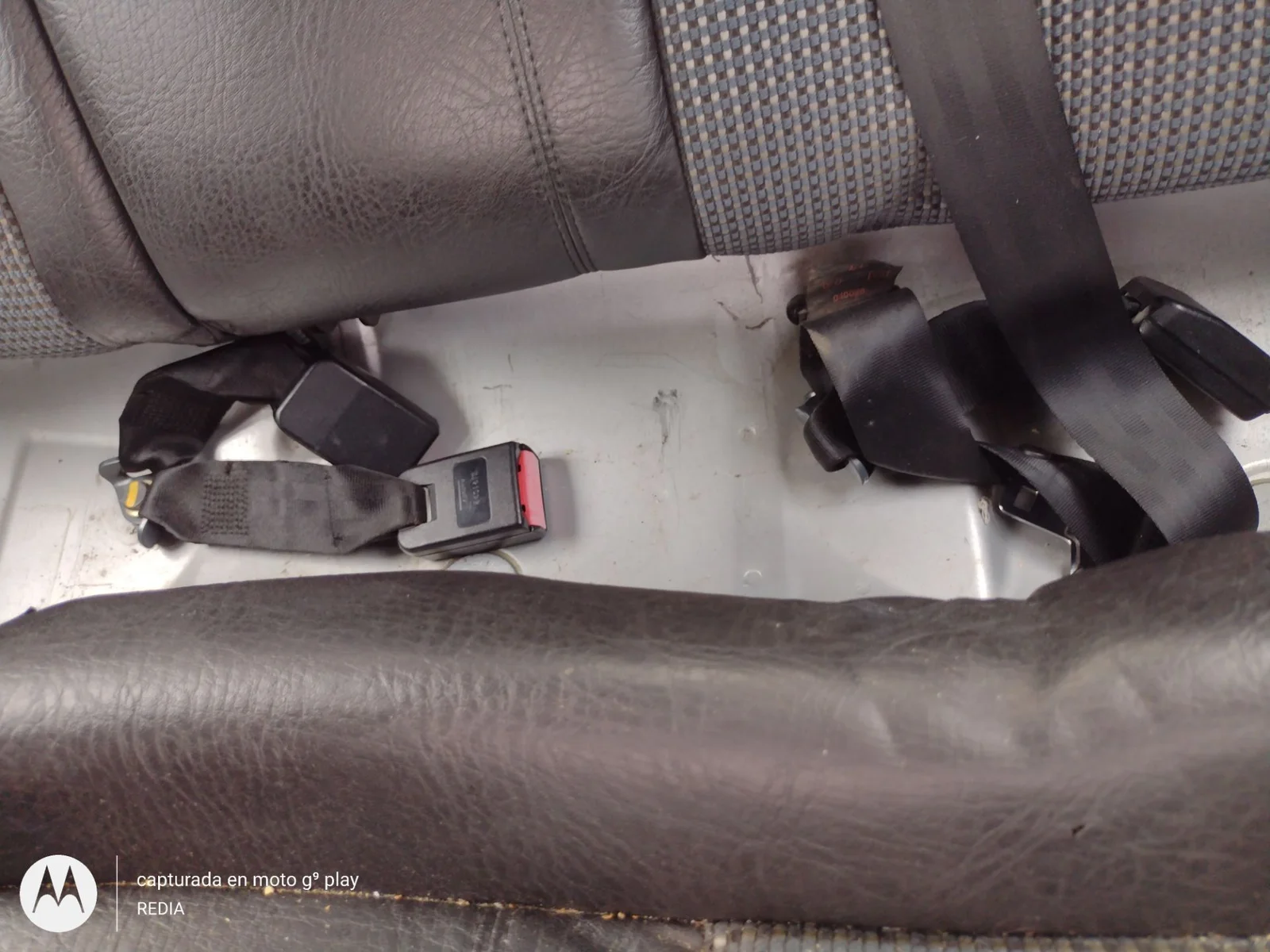 Foto de ENGANCHE CINTURON TRASERO IZQUIERDO PEUGEOT 206 1.4 HDi (68 CV / 50 KW)