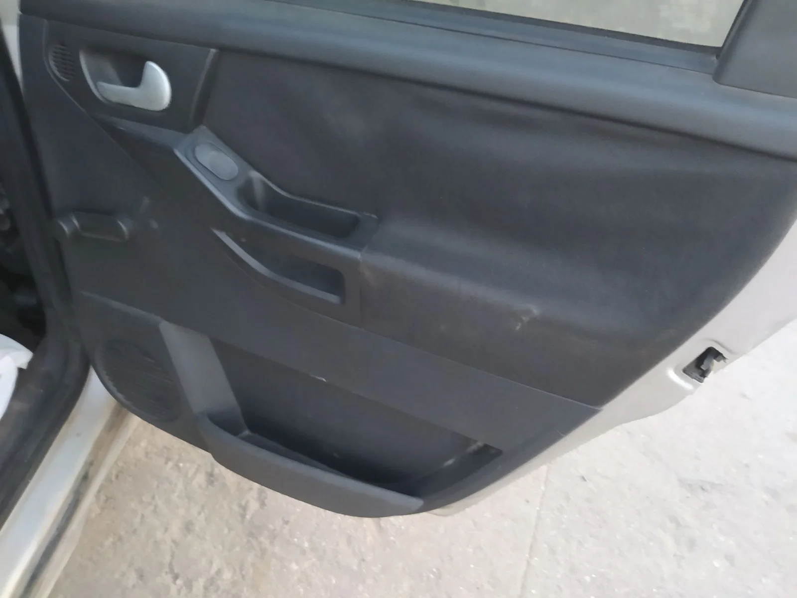 Foto de ELEVALUNAS TRASERO DERECHO OPEL MERIVA 1.6 16V (101 CV / 74 KW) referencia 93367906