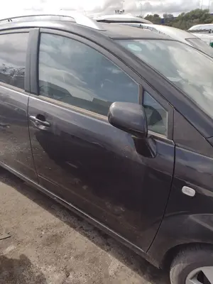 Foto de PUERTA DELANTERA DERECHA TOYOTA COROLLA VERSO (R1) 2.2 Turbodiesel CAT (136 CV / 100 KW)