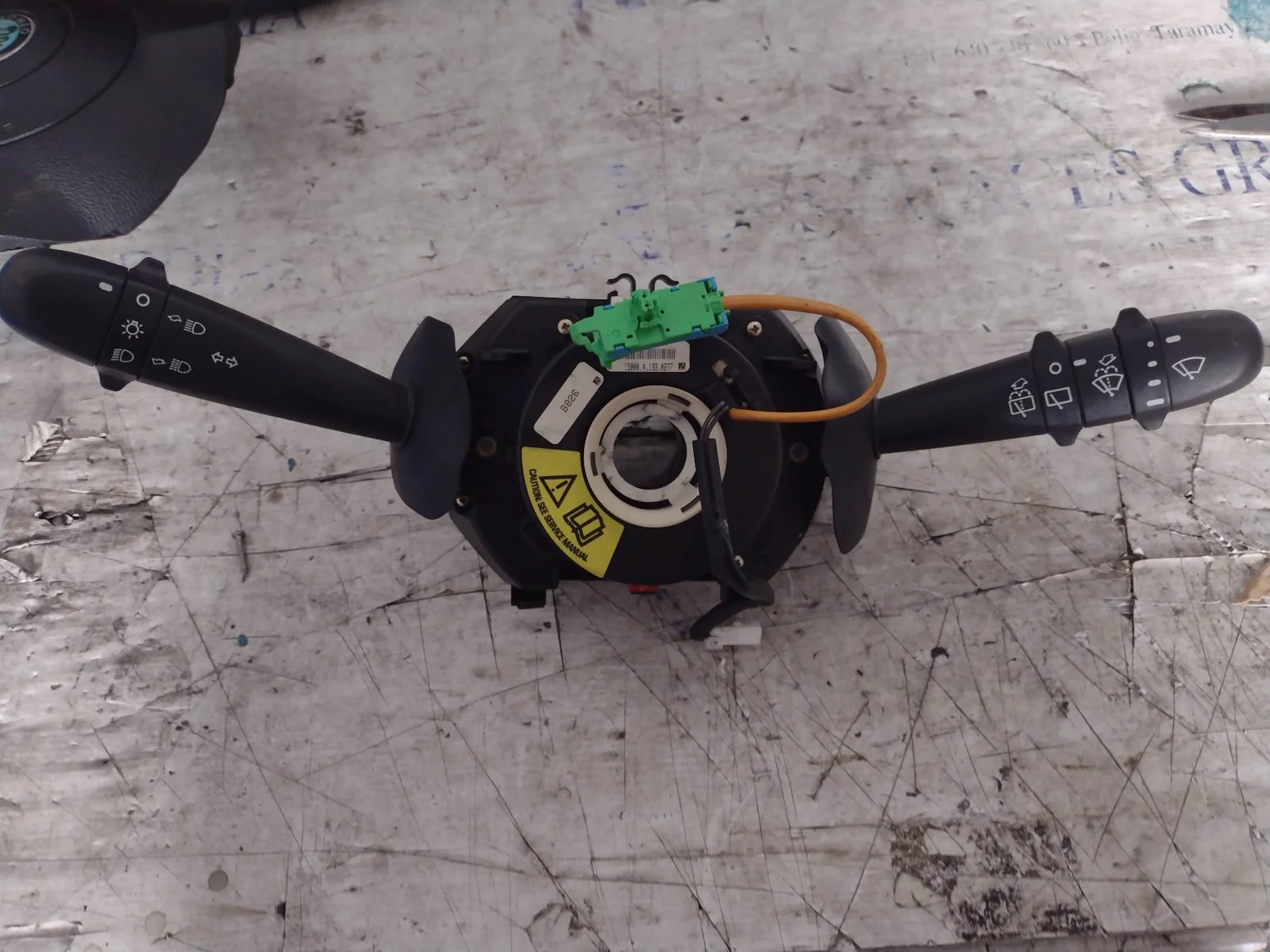 Foto de MANDO MULTIFUNCION ALFA ROMEO 147 (190) 1.6 16V CAT (105 CV / 77 KW) referencia 08301450400