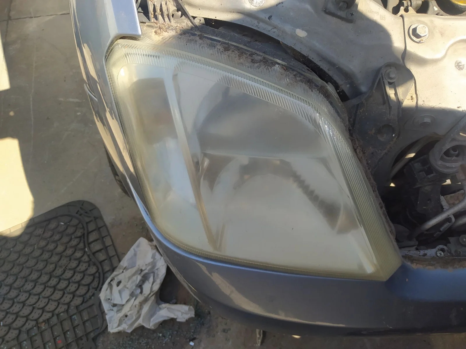 Foto de FARO DERECHO OPEL MERIVA 1.7 16V DTI CAT (Y 17 DT / LR6) (75 CV / 55 KW) referencia 93175365