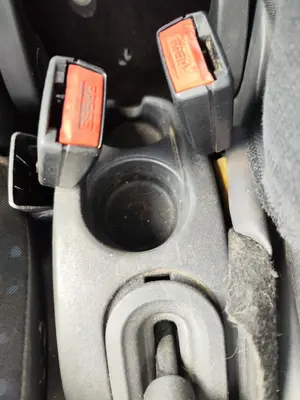 Foto de PRETENSOR AIRBAG IZQUIERDO CITROEN C2 1.1  (60 CV / 44 KW)